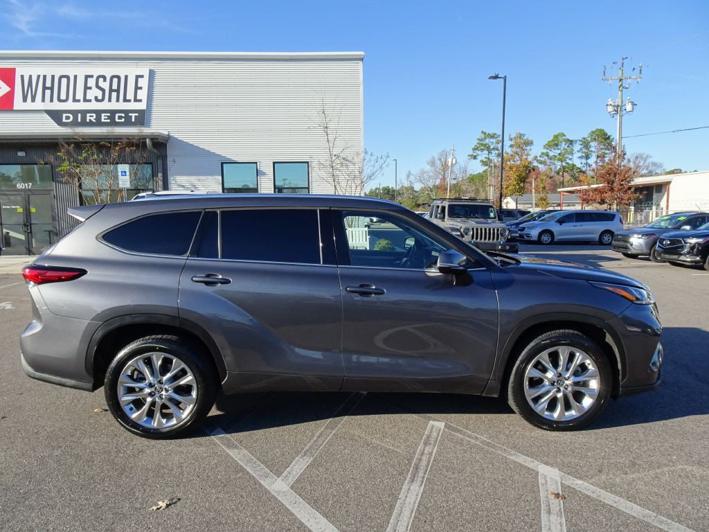 2021 Toyota Highlander Image 2