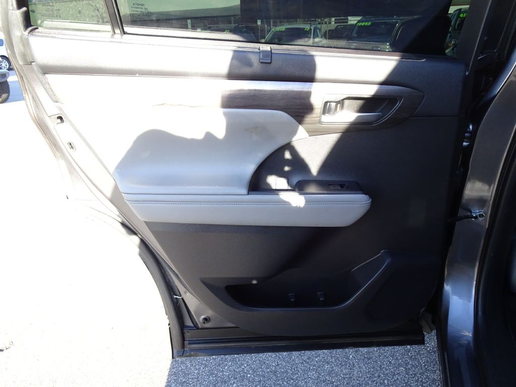 2021 Toyota Highlander Image 14