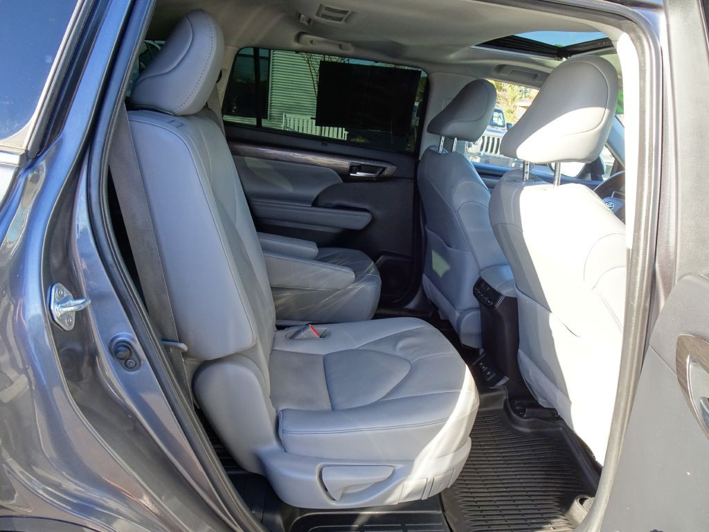 2021 Toyota Highlander Image 18