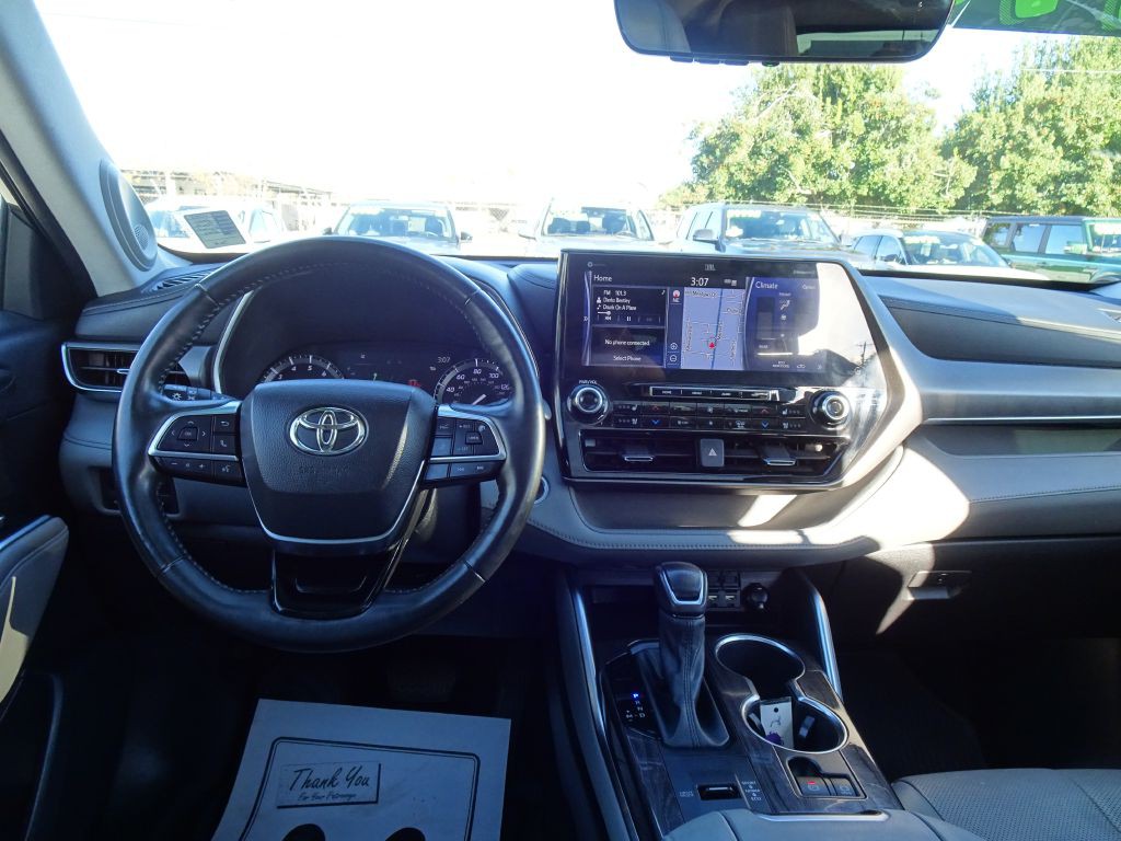 2021 Toyota Highlander Image 21