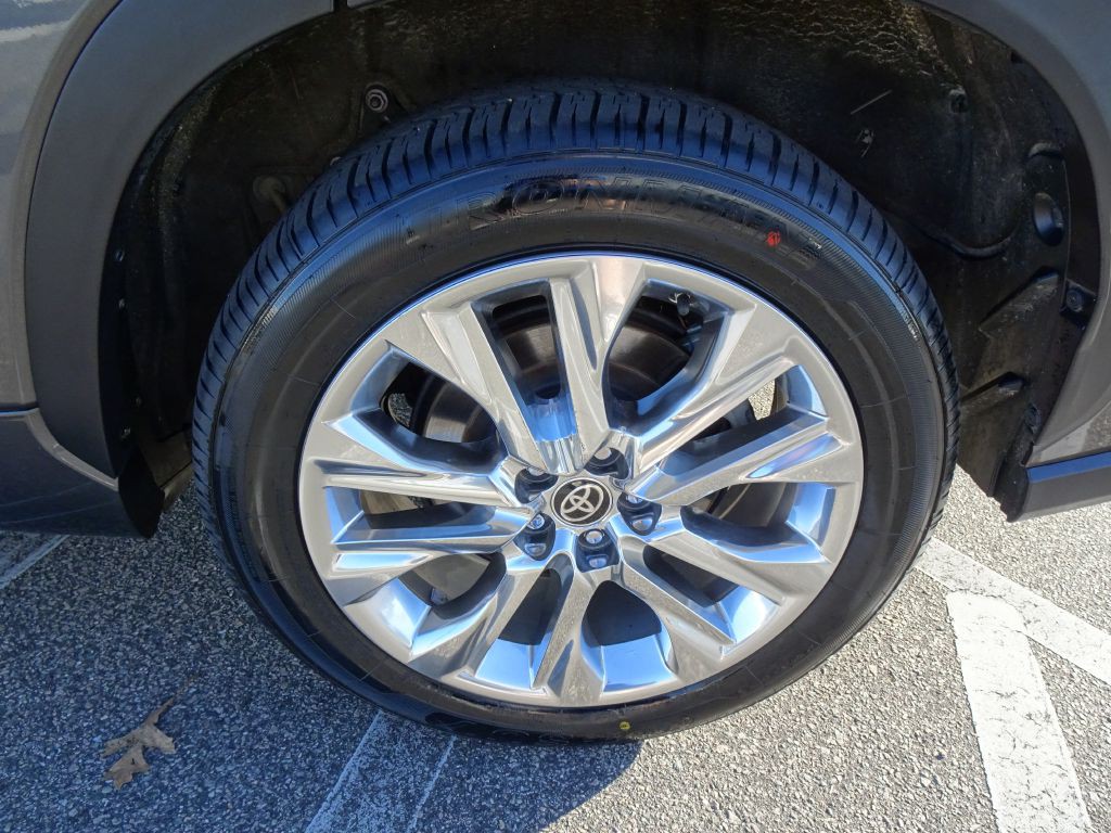 2021 Toyota Highlander Image 39