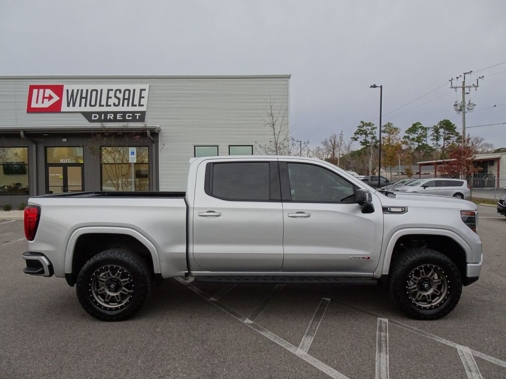 2022 GMC Sierra Image 2