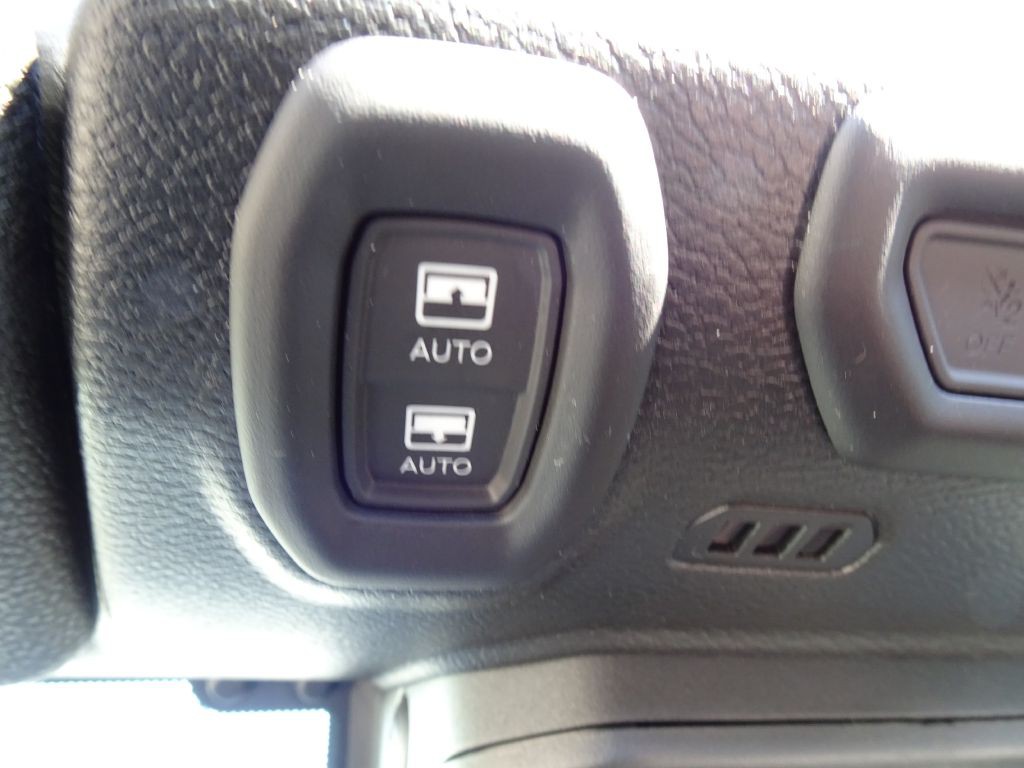 2023 Jeep Wrangler Image 25