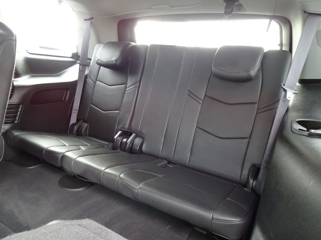 2017 Cadillac Escalade Image 16