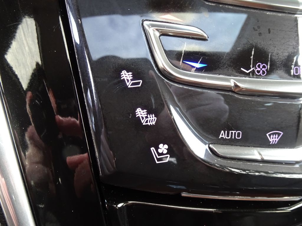 2017 Cadillac Escalade Image 27