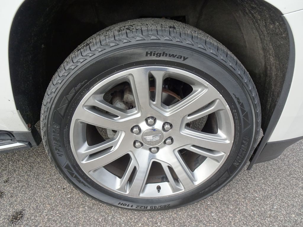 2017 Cadillac Escalade Image 38