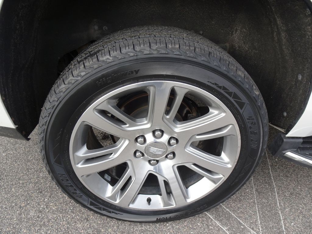 2017 Cadillac Escalade Image 40