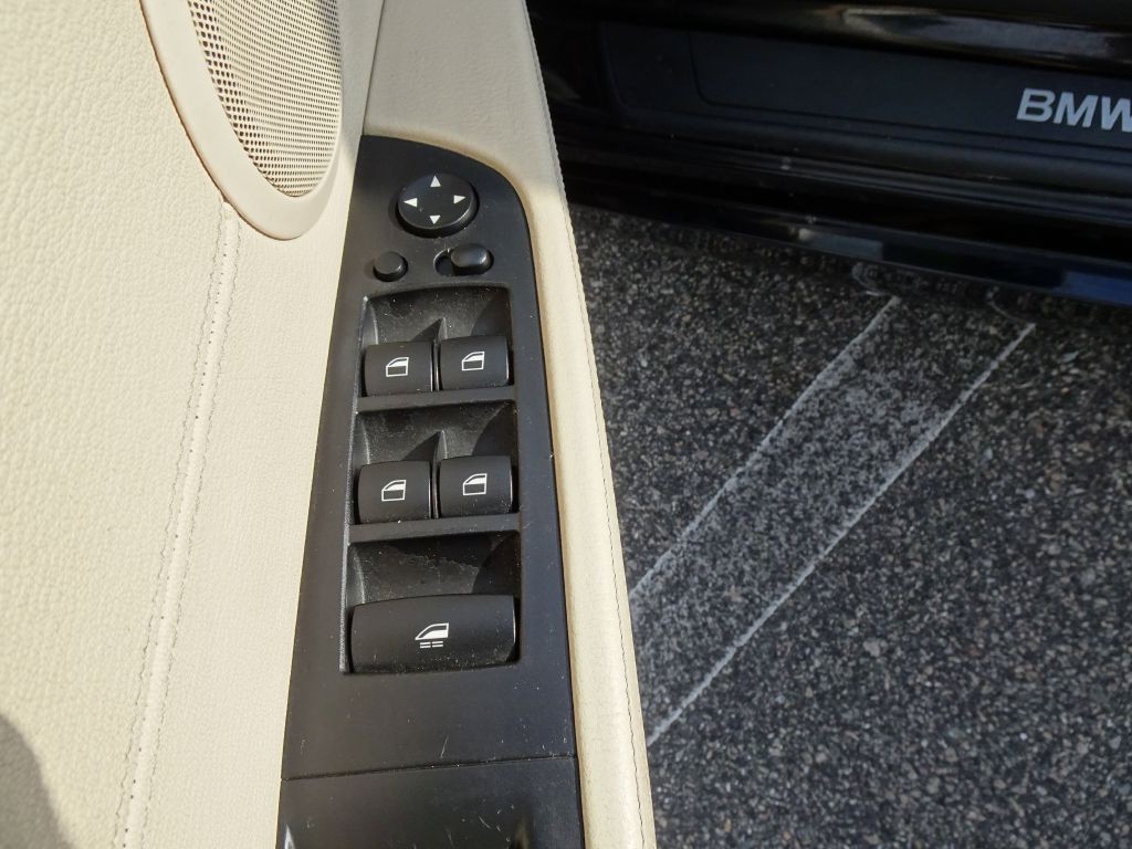 2009 BMW Z4 Image 11