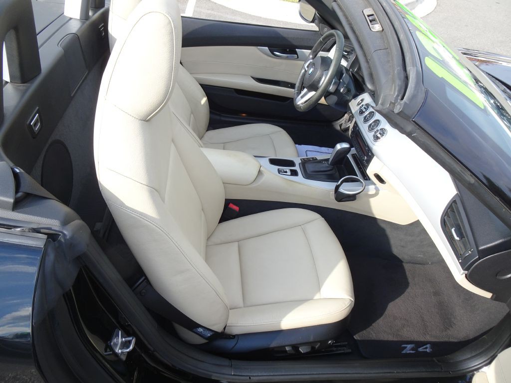 2009 BMW Z4 Image 12