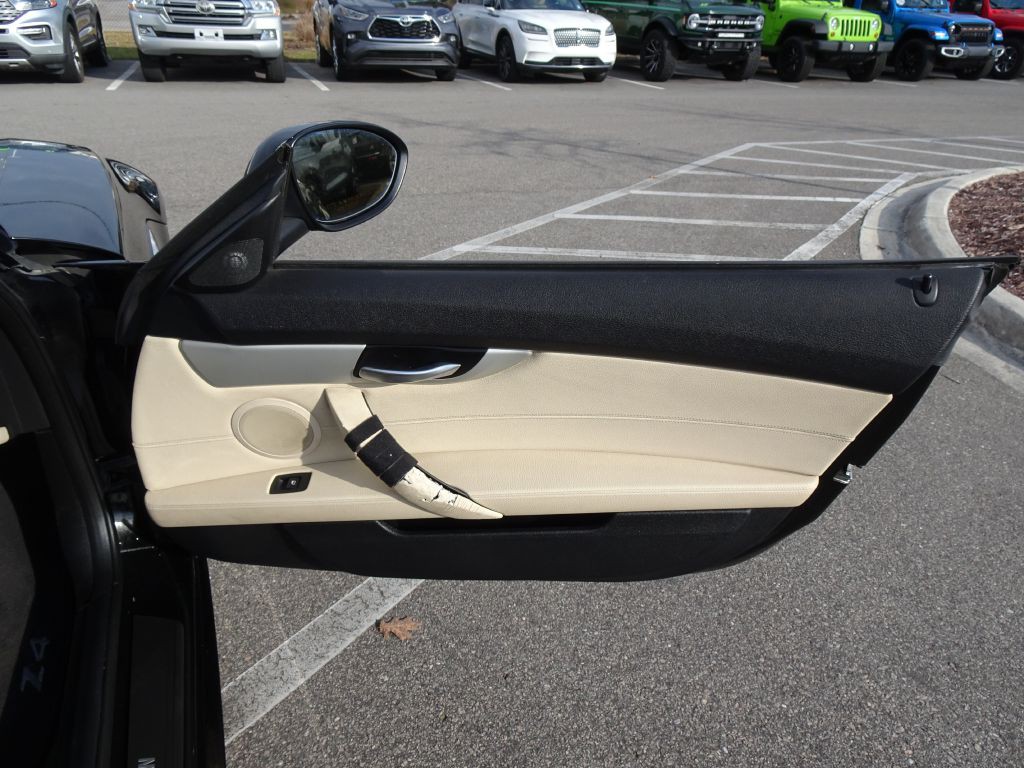 2009 BMW Z4 Image 13