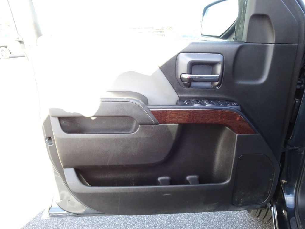 2017 GMC Sierra Image 11