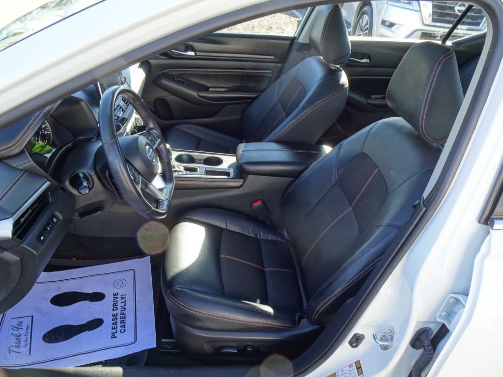 2022 Nissan Altima Image 9