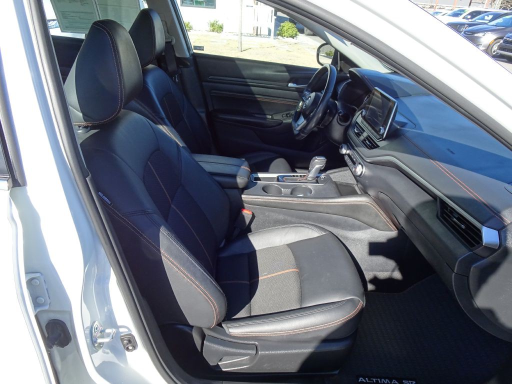 2022 Nissan Altima Image 14
