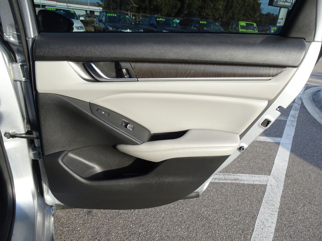 2020 Honda Accord Image 19