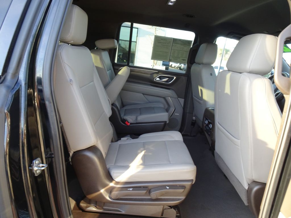 2021 Chevrolet Suburban Image 18