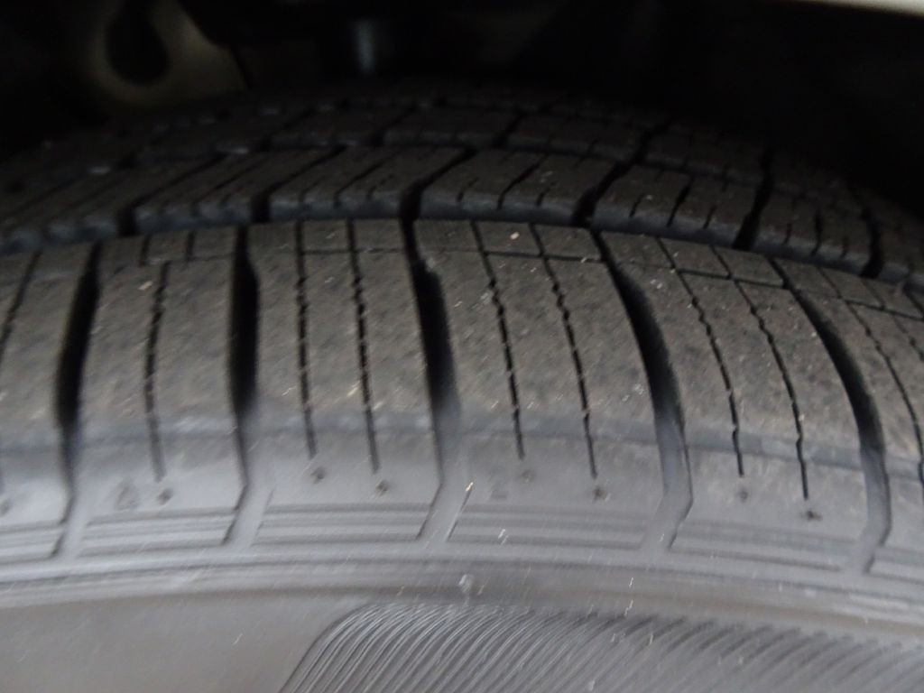 2017 Volkswagen Passat Image 31