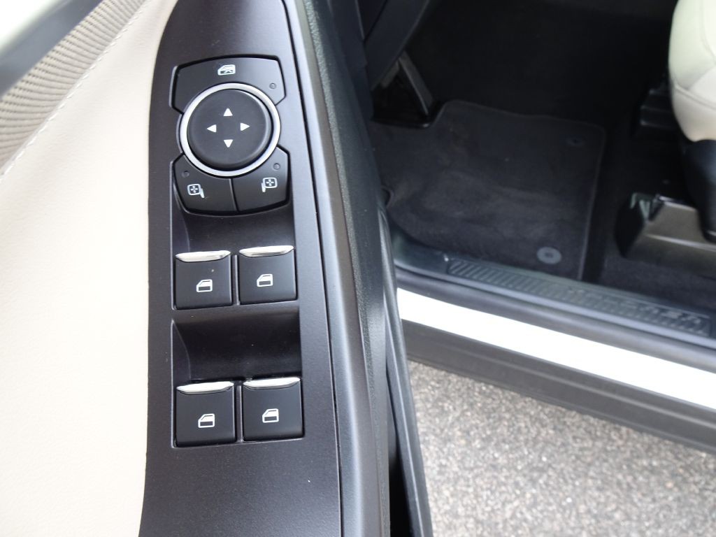 2020 Ford Explorer Image 12