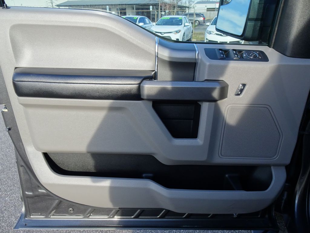 2015 Ford F-150 Image 9