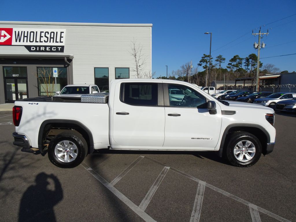 2022 GMC Sierra Image 2