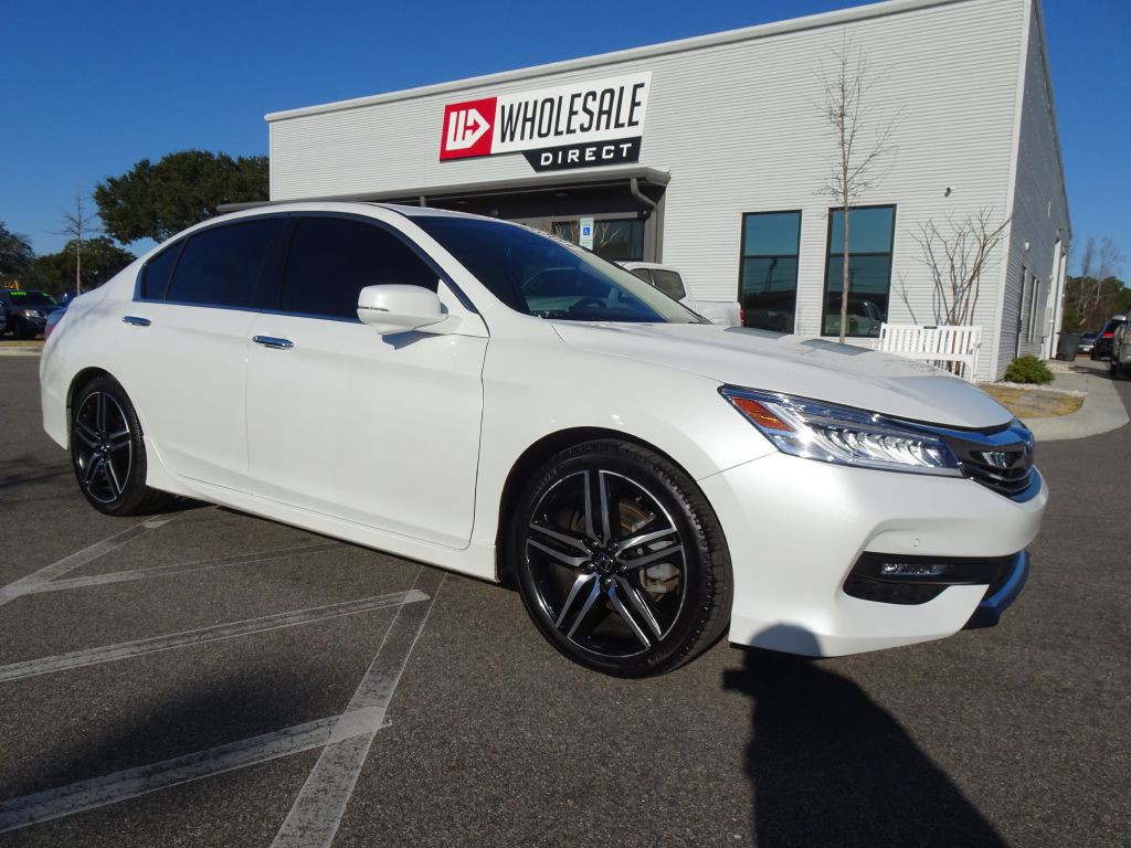 2017 Honda Accord Image 1