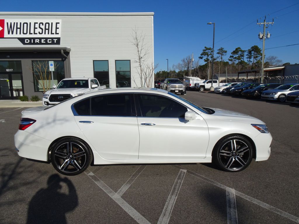 2017 Honda Accord Image 2