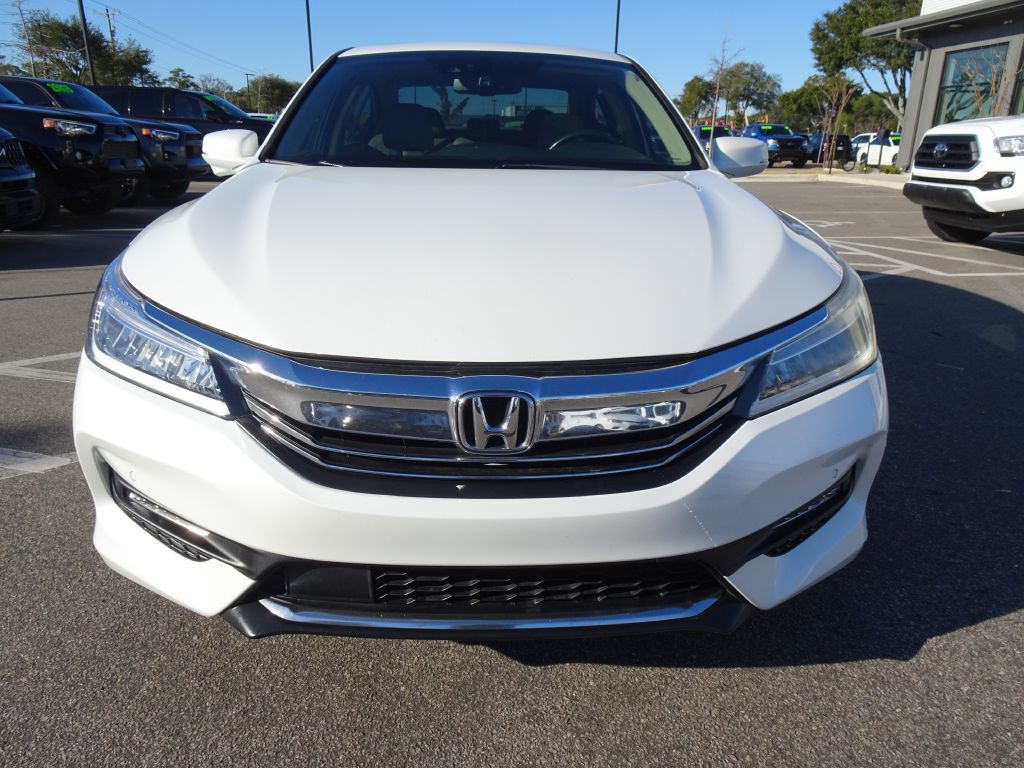 2017 Honda Accord Image 8