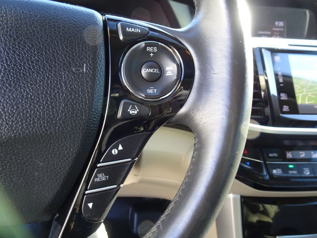 2017 Honda Accord Image 25