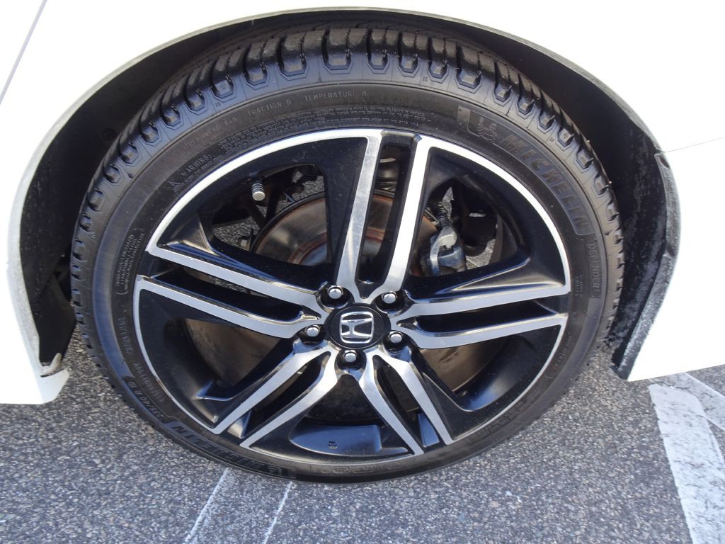 2017 Honda Accord Image 35