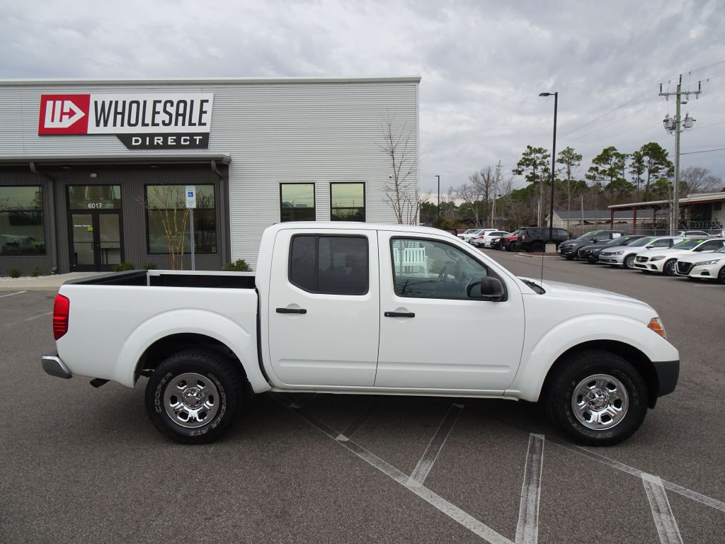 2014 Nissan Frontier Image 2