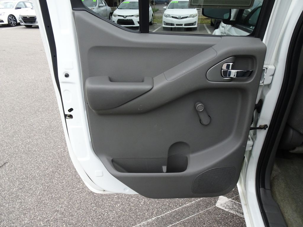 2014 Nissan Frontier Image 13