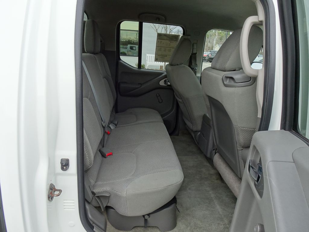 2014 Nissan Frontier Image 16
