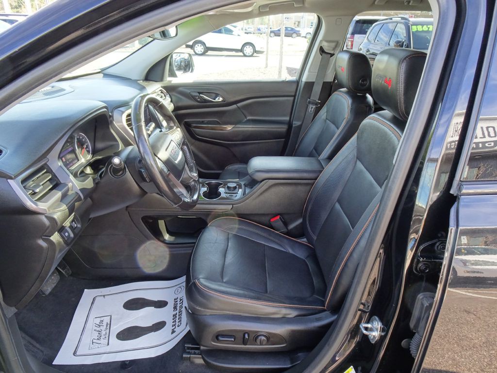 2020 GMC Acadia Image 9