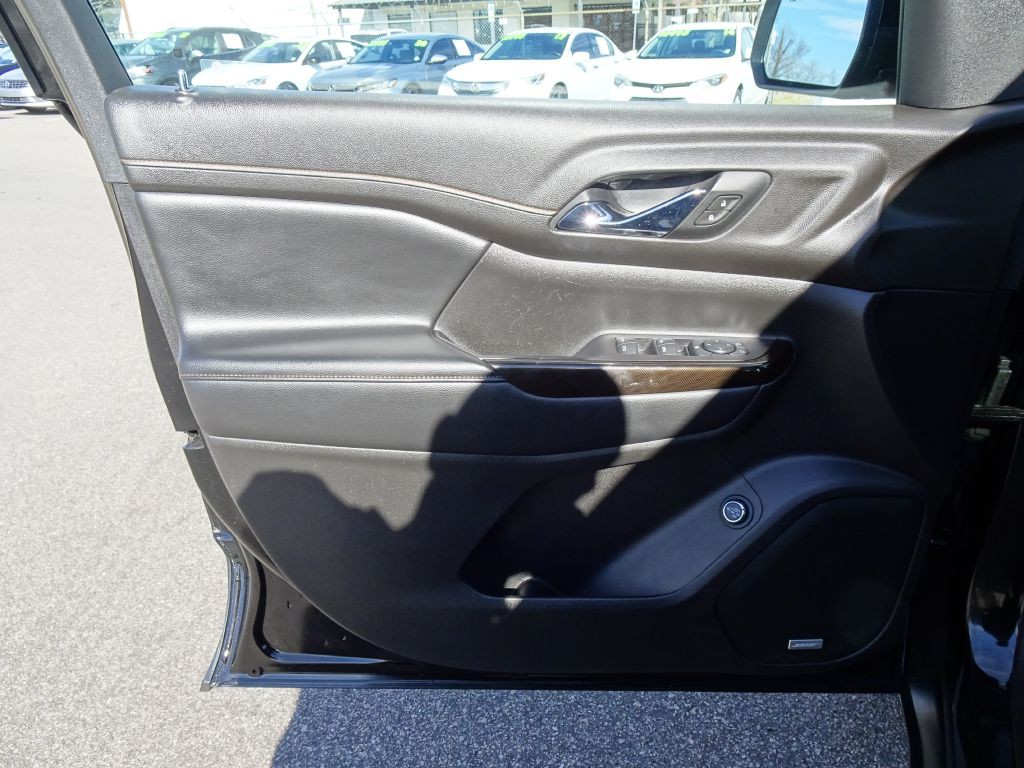 2020 GMC Acadia Image 11