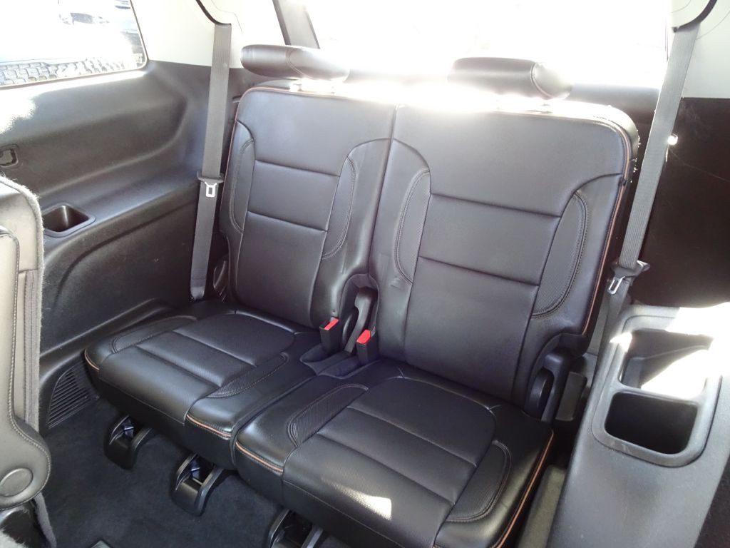 2020 GMC Acadia Image 16