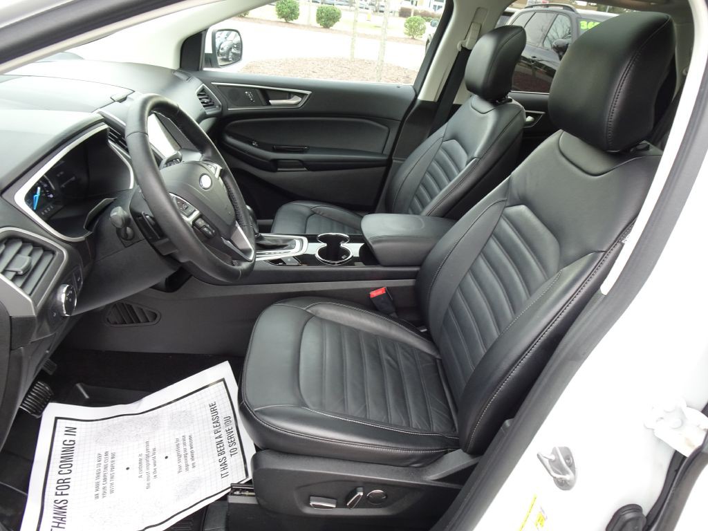 2017 Ford Edge Image 9