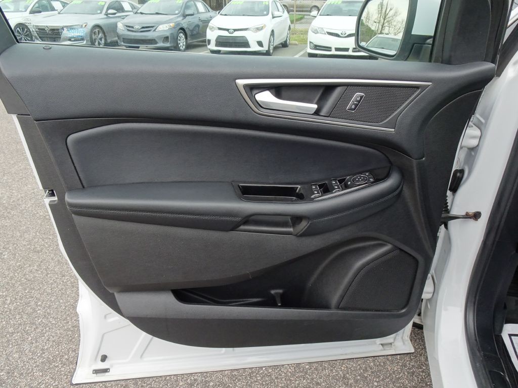 2017 Ford Edge Image 11