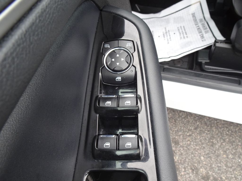 2017 Ford Edge Image 12