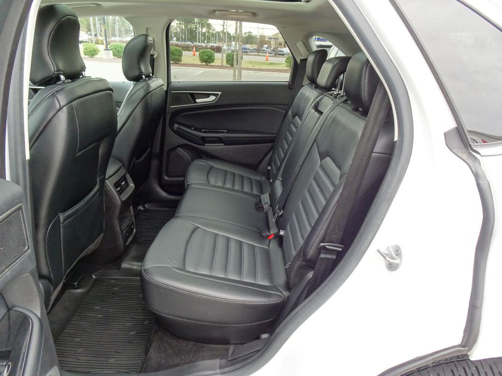 2017 Ford Edge Image 13