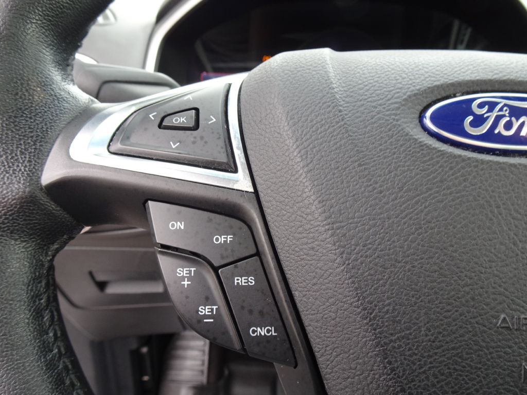 2017 Ford Edge Image 27