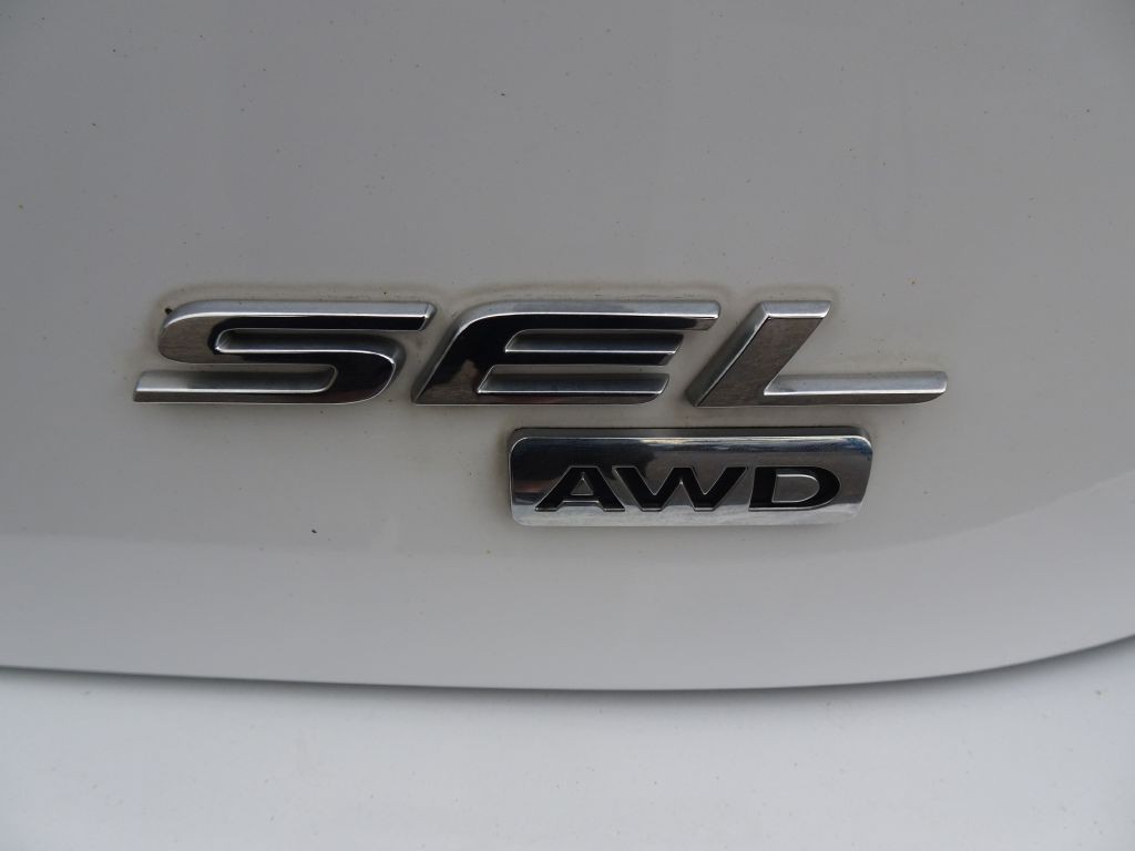 2017 Ford Edge Image 40