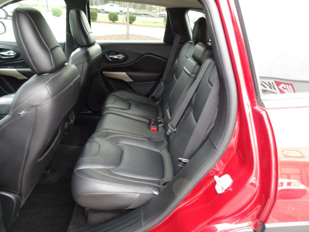 2017 Jeep Cherokee Image 13