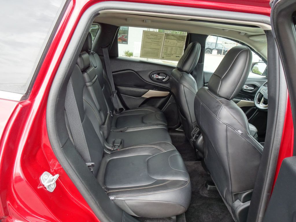 2017 Jeep Cherokee Image 17