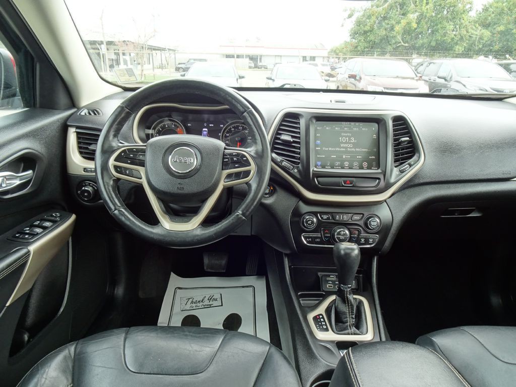 2017 Jeep Cherokee Image 19