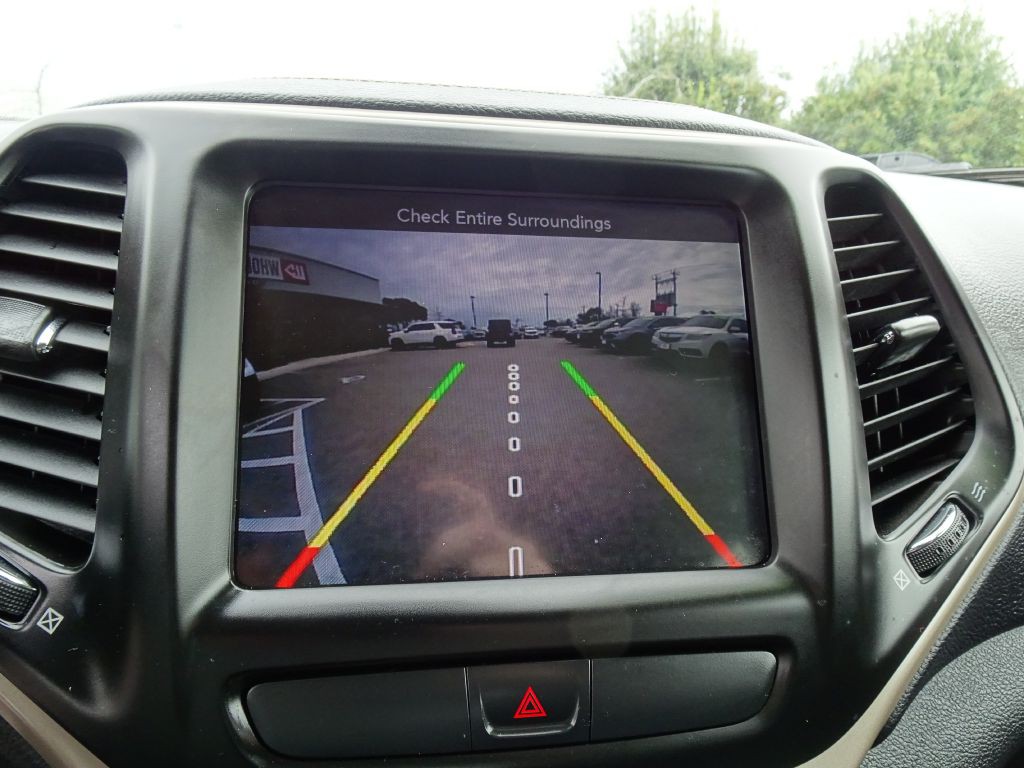 2017 Jeep Cherokee Image 22