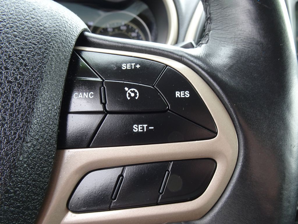 2017 Jeep Cherokee Image 25