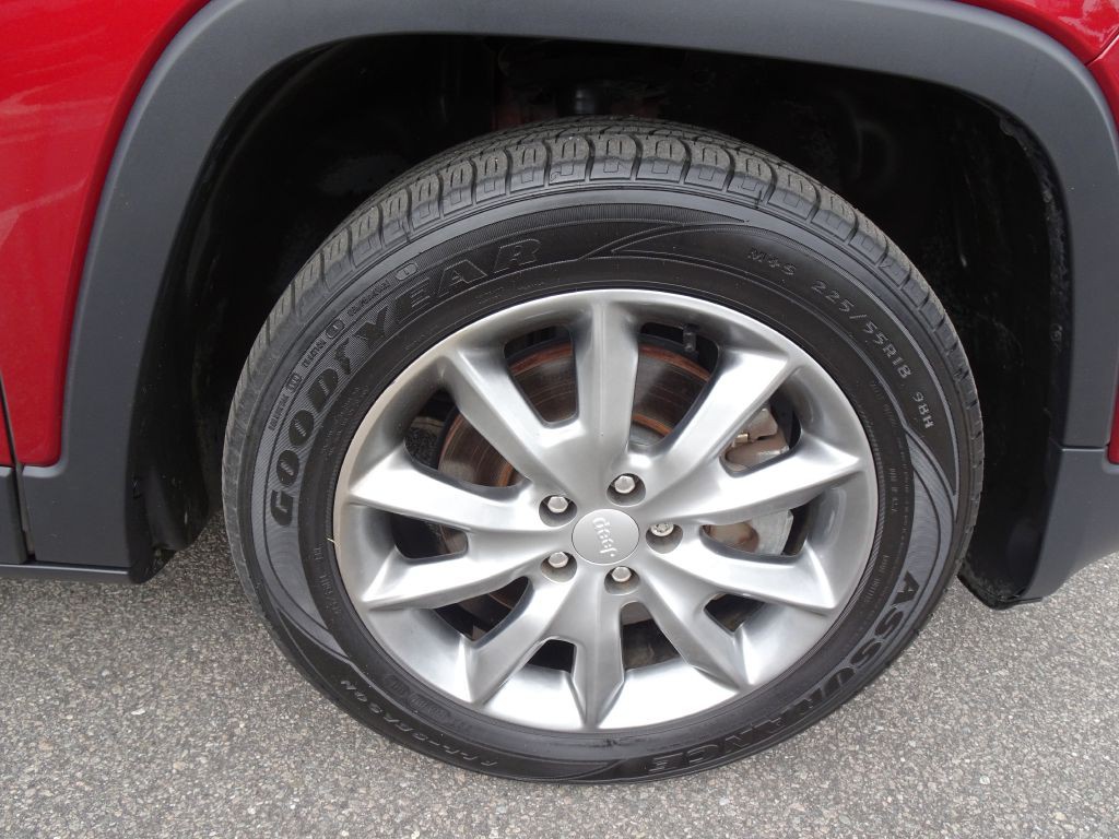 2017 Jeep Cherokee Image 31