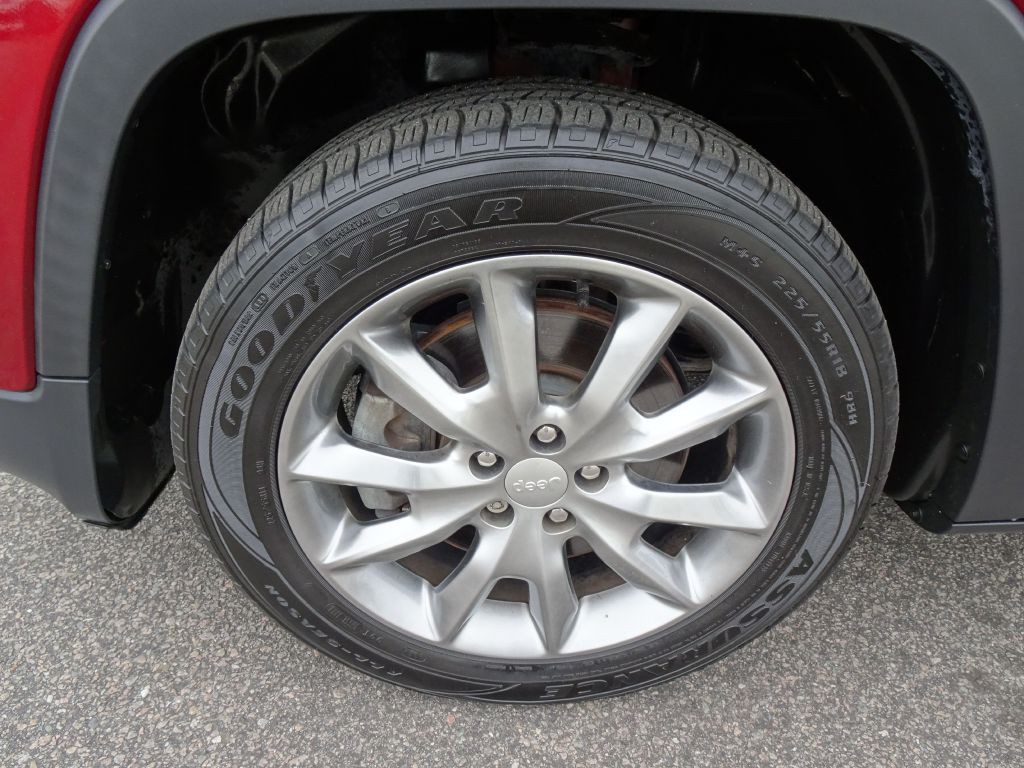 2017 Jeep Cherokee Image 37