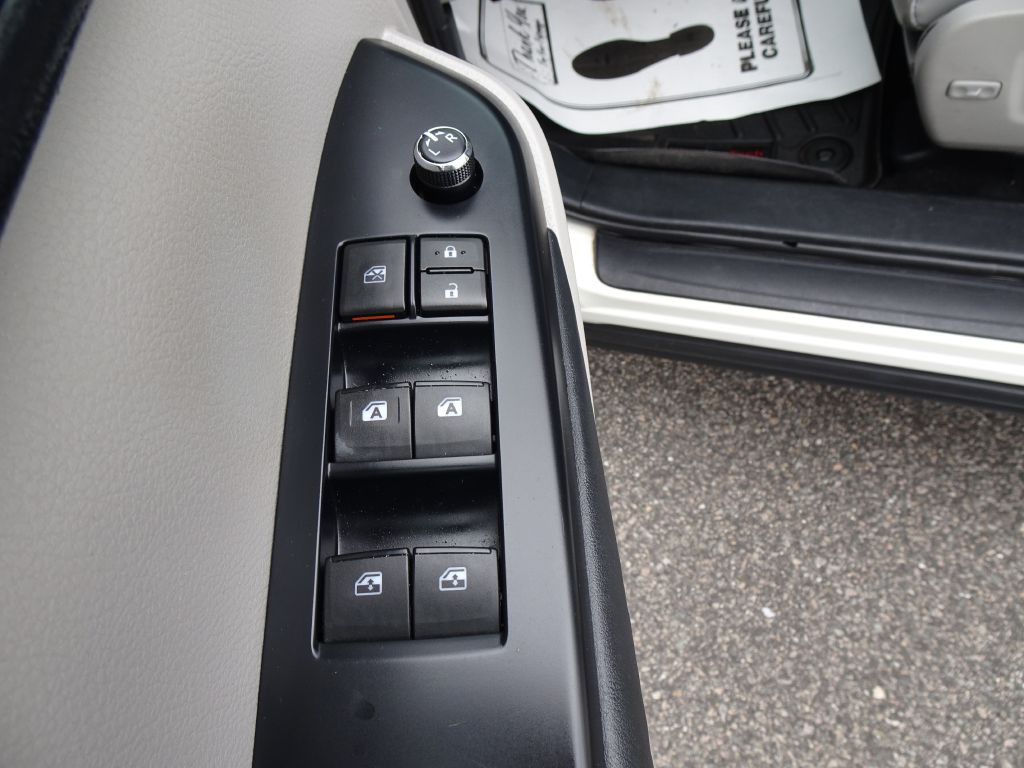 2015 Toyota Highlander Image 12