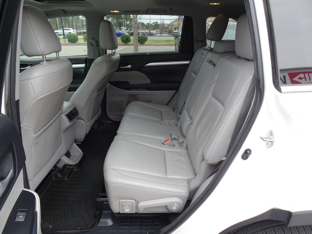 2015 Toyota Highlander Image 13
