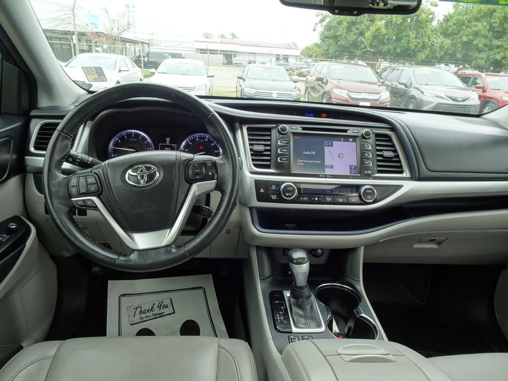 2015 Toyota Highlander Image 21